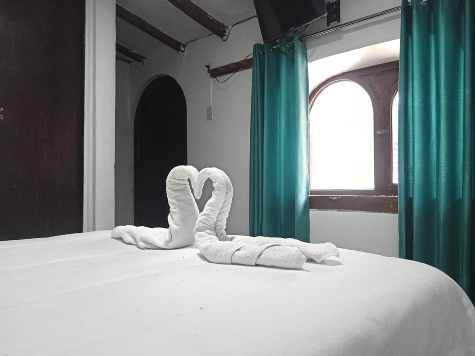 Bed, Photo of the whole room, towels