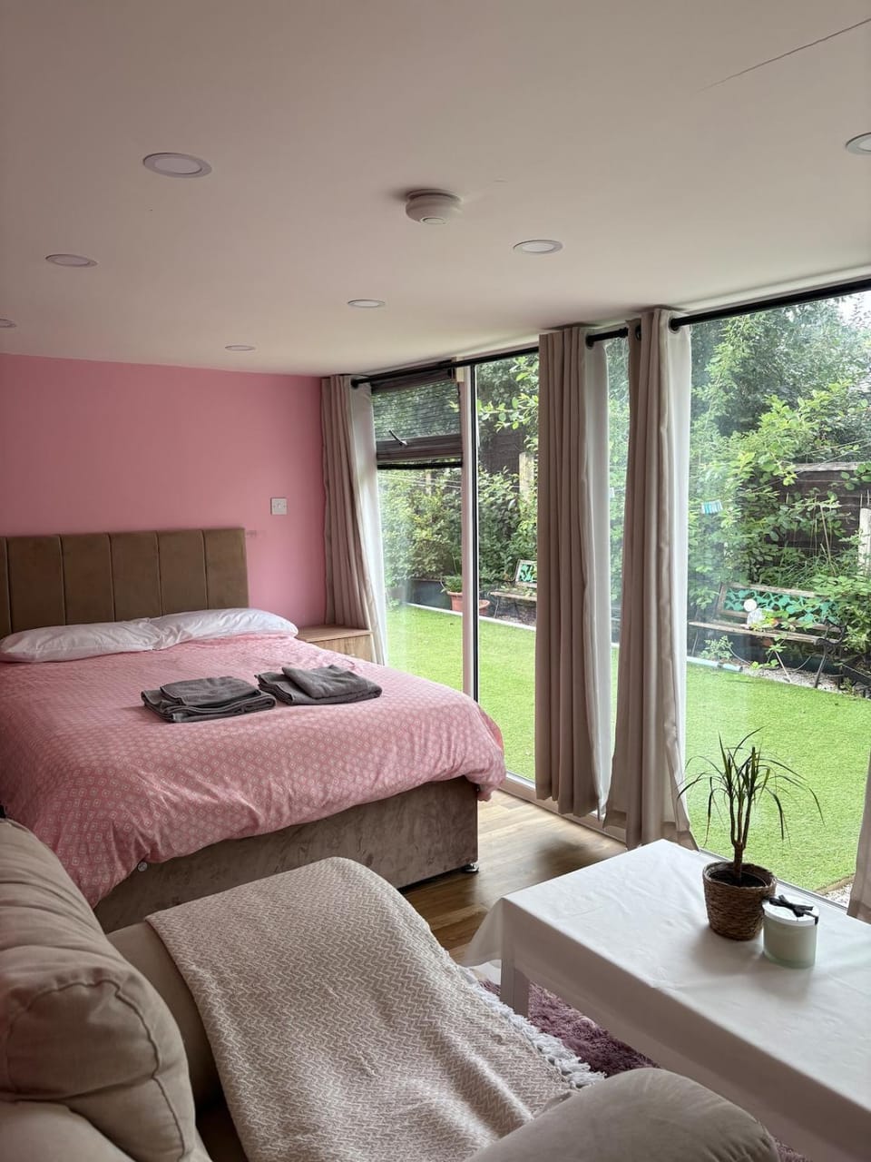 Private Garden guest house Apartment in Manchester