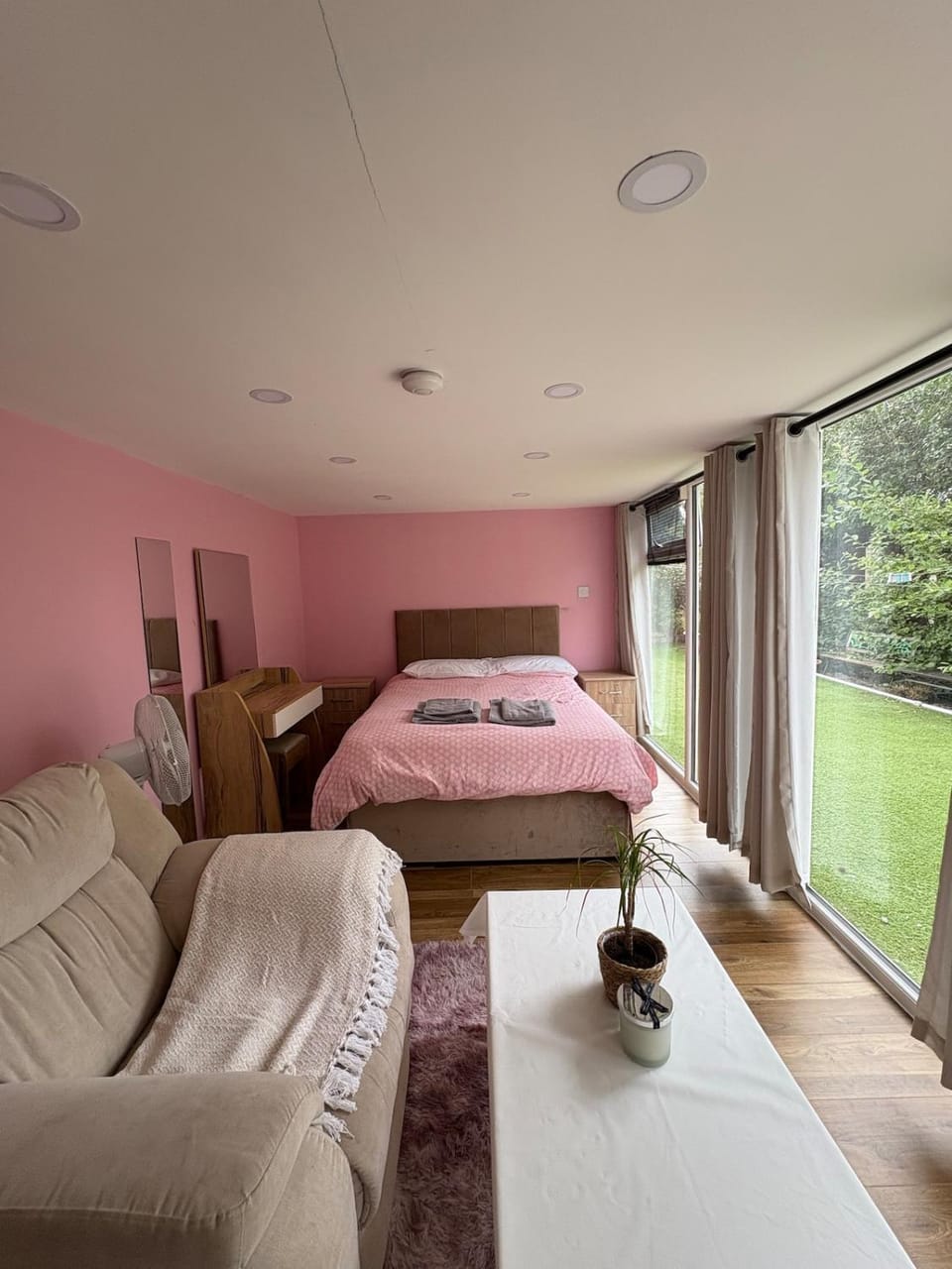 Private Garden guest house Apartment in Manchester