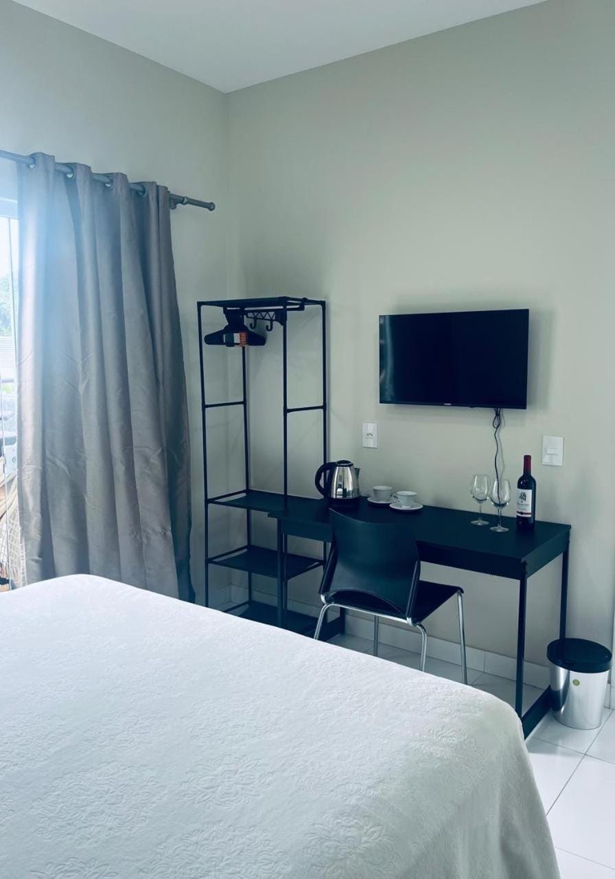 MarisC&LHouse 1- Quarto casal Vacation rental in Porto Belo