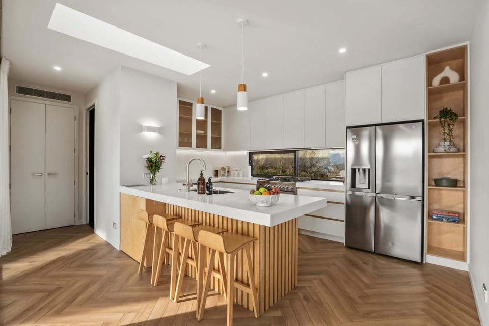 Kitchen or kitchenette, oven, stove
