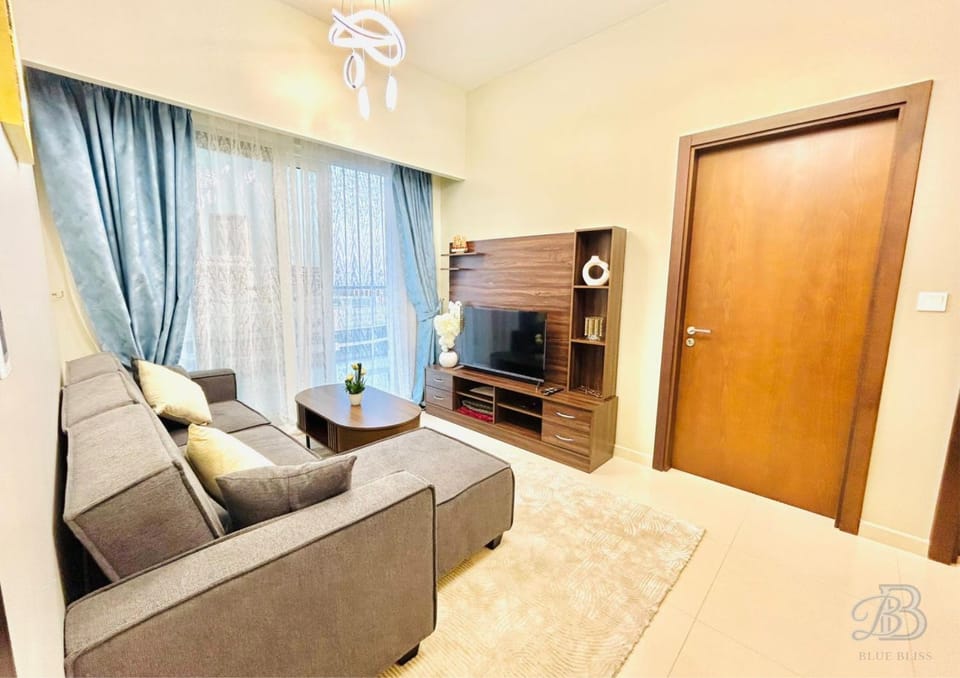 2 Bedroom Apartment with Canal View in Business Bay Apartment in Dubai