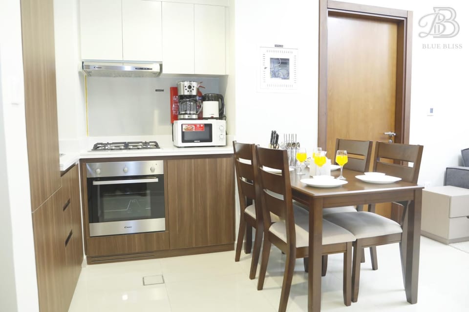 2 Bedroom Apartment with Canal View in Business Bay Apartment in Dubai