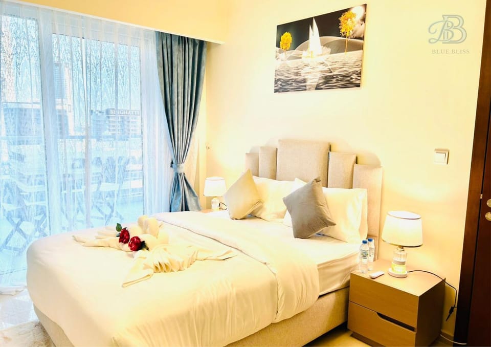 2 Bedroom Apartment with Canal View in Business Bay Apartment in Dubai