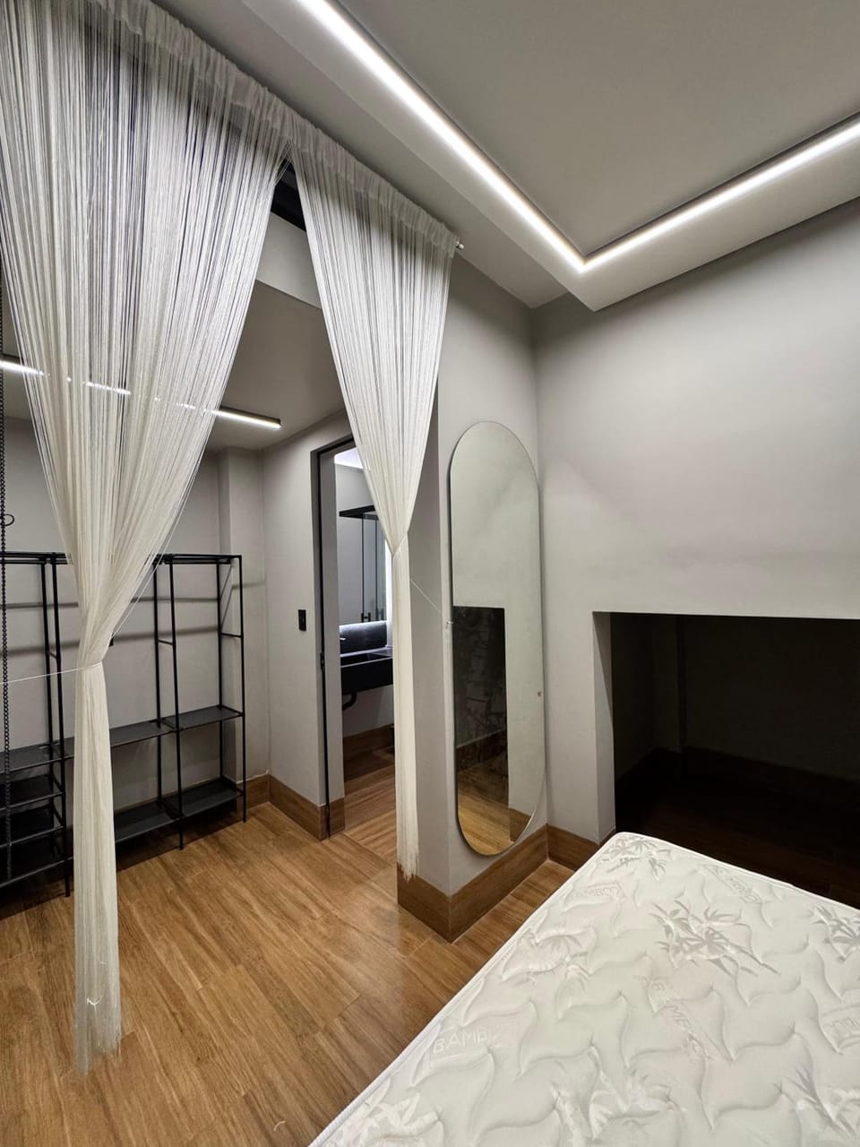 Photo of the whole room, Bedroom