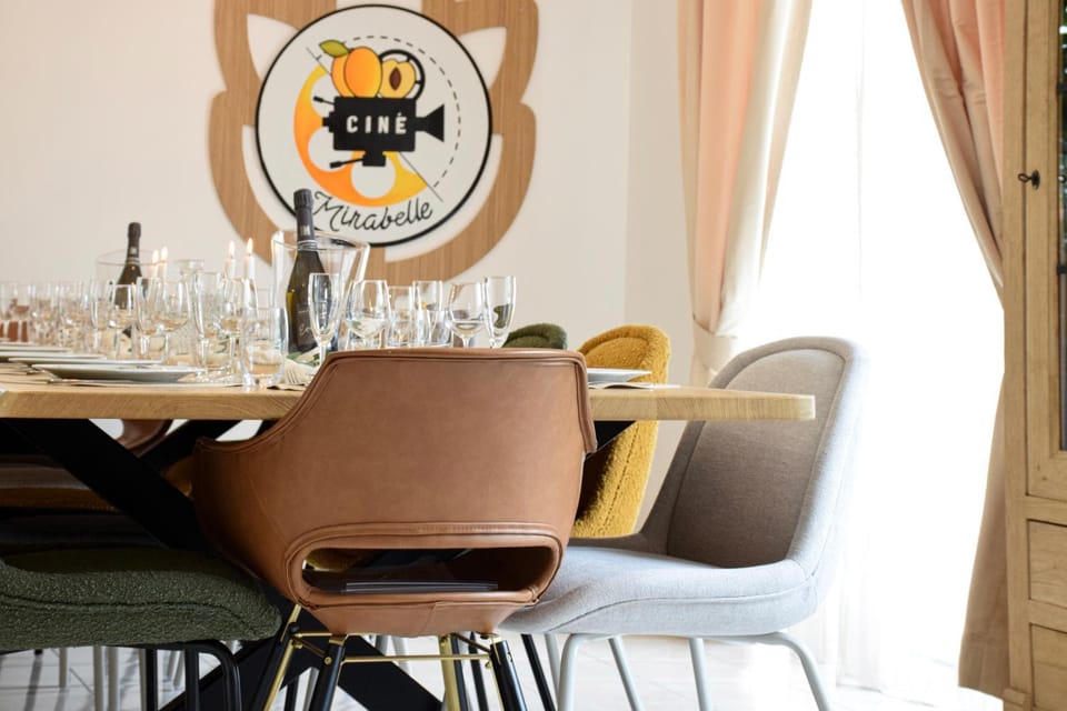 Decorative detail, Dining area