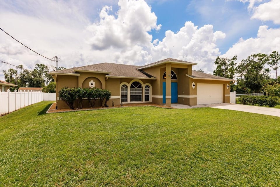 3-bedroom house in delightful North Port House in North Port