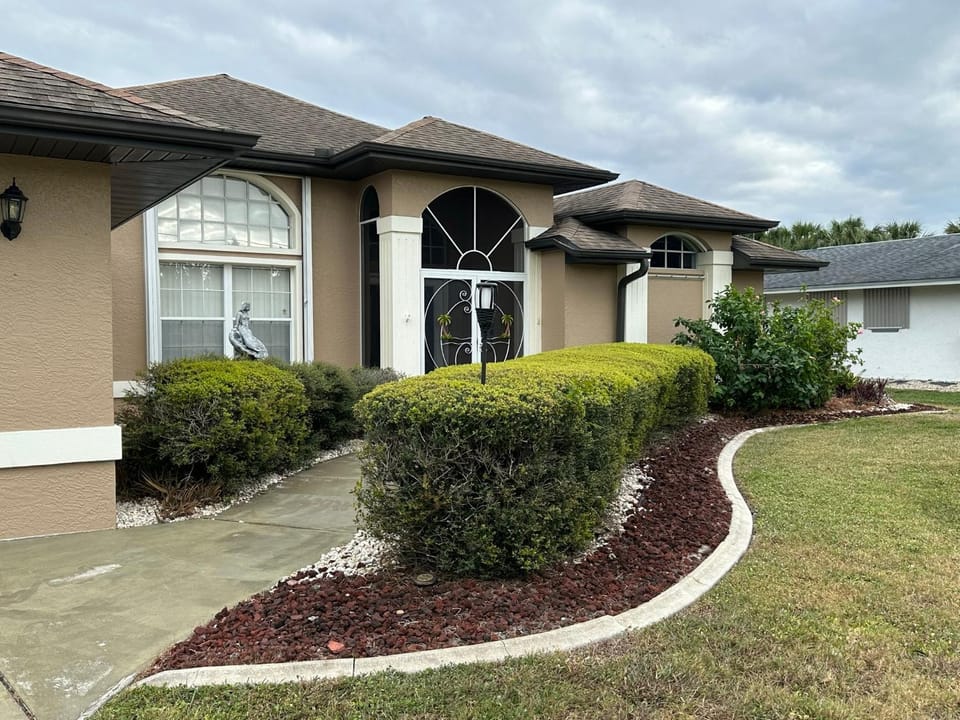 Freshwater Canal Pool Home House in Port Charlotte