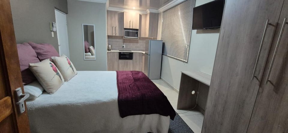 Ekuhlaleni - A home away from home R8 Apartment in Pretoria