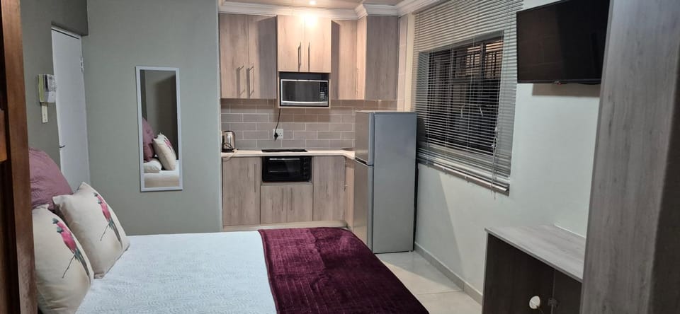 Ekuhlaleni - A home away from home R8 Apartment in Pretoria