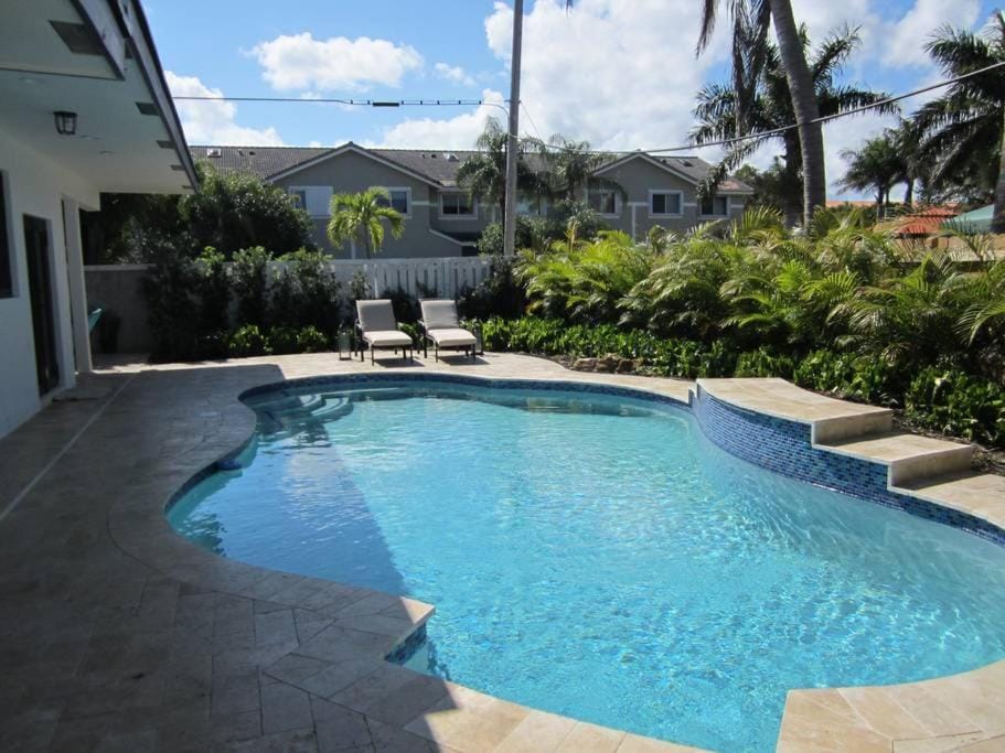 Swimming pool