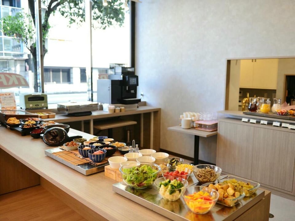Restaurant/places to eat, Breakfast, Buffet breakfast