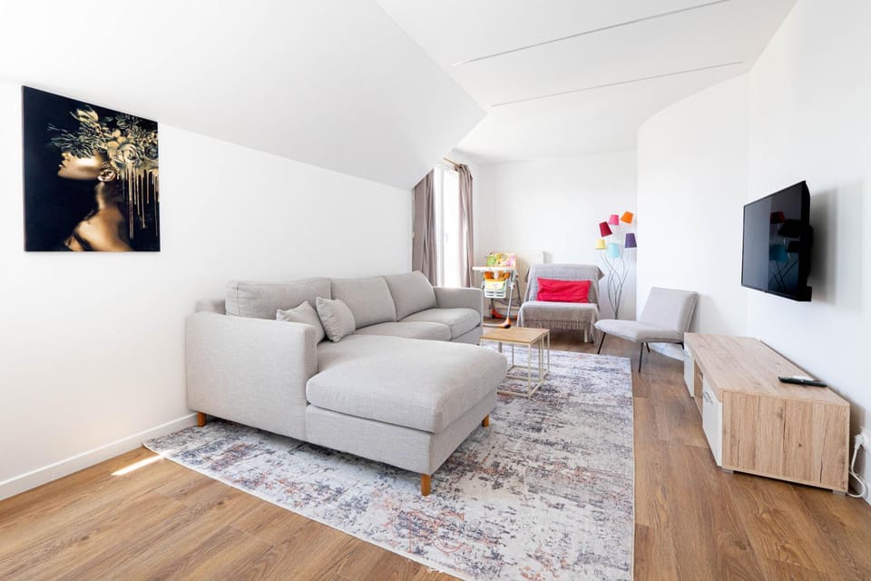 Communal lounge/ TV room, Living room