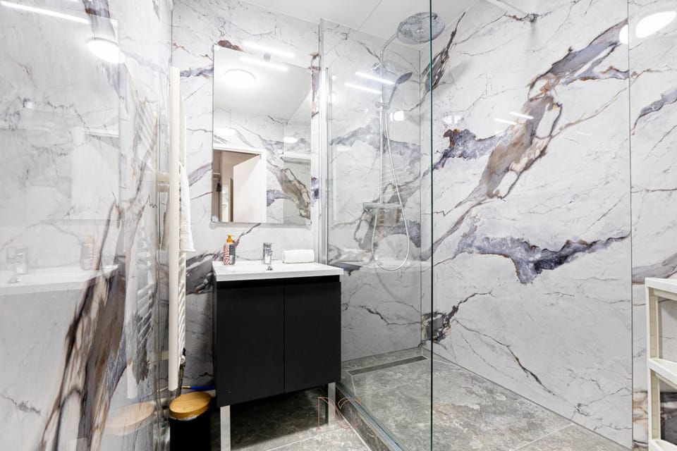 Shower, Bathroom