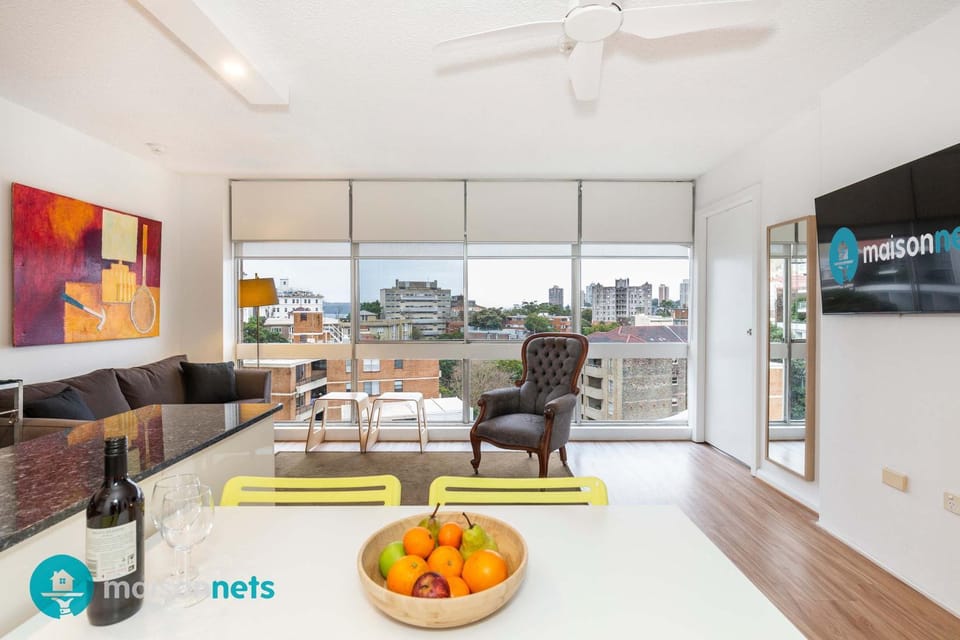 TV and multimedia, Living room, Food and drinks, Dining area, Food