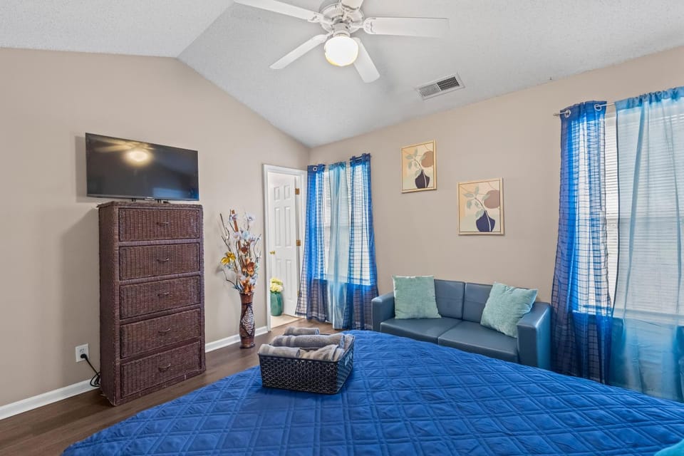 Bed, Bedroom