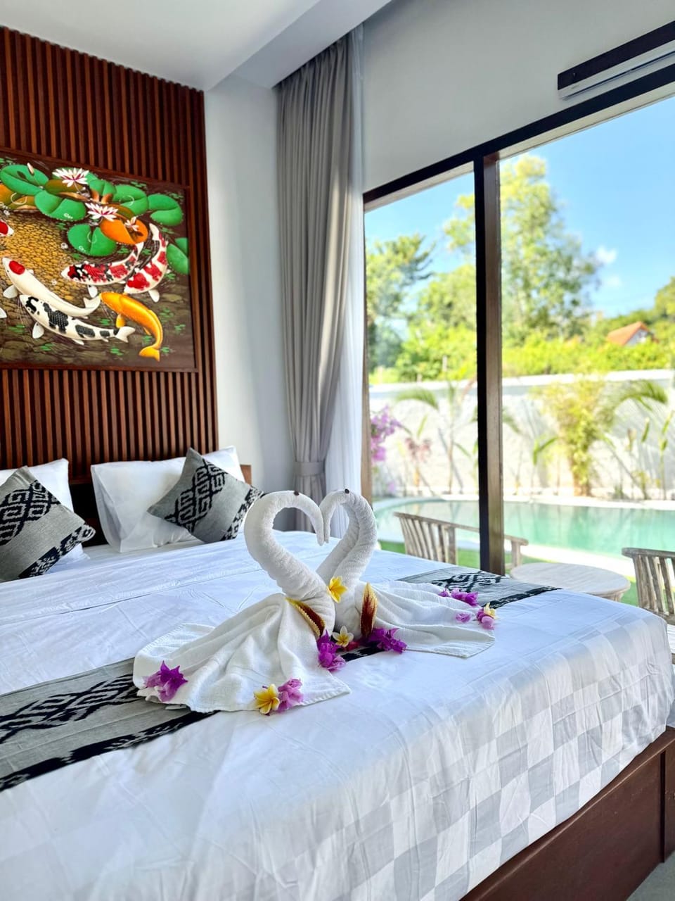 Bed, Decorative detail, Bedroom, Pool view, towels