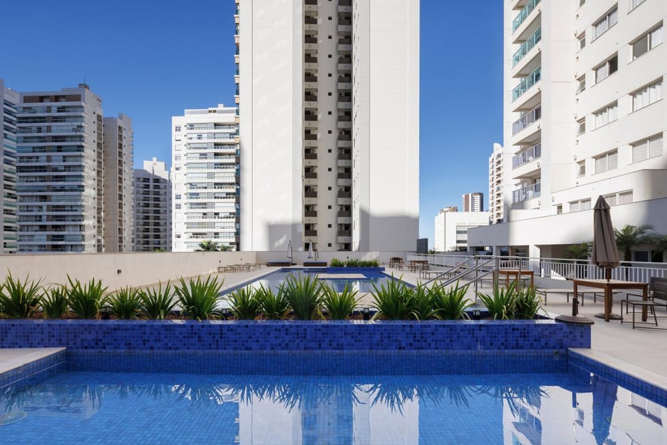 City view, Pool view, Swimming pool, Swimming pool, sunbed