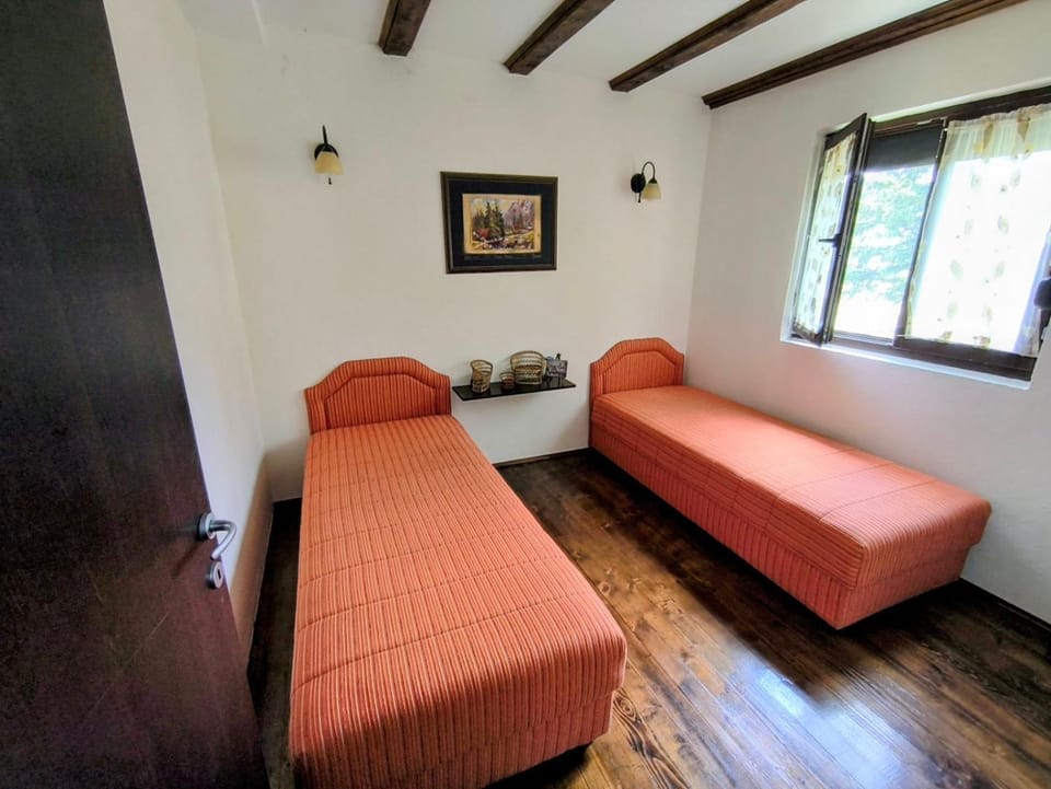 Durmitor Chalet-Fireplace-Private Garden House in Montenegro