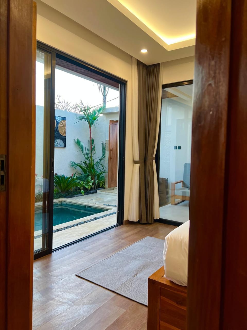 Bed, Photo of the whole room, Bedroom, Swimming pool
