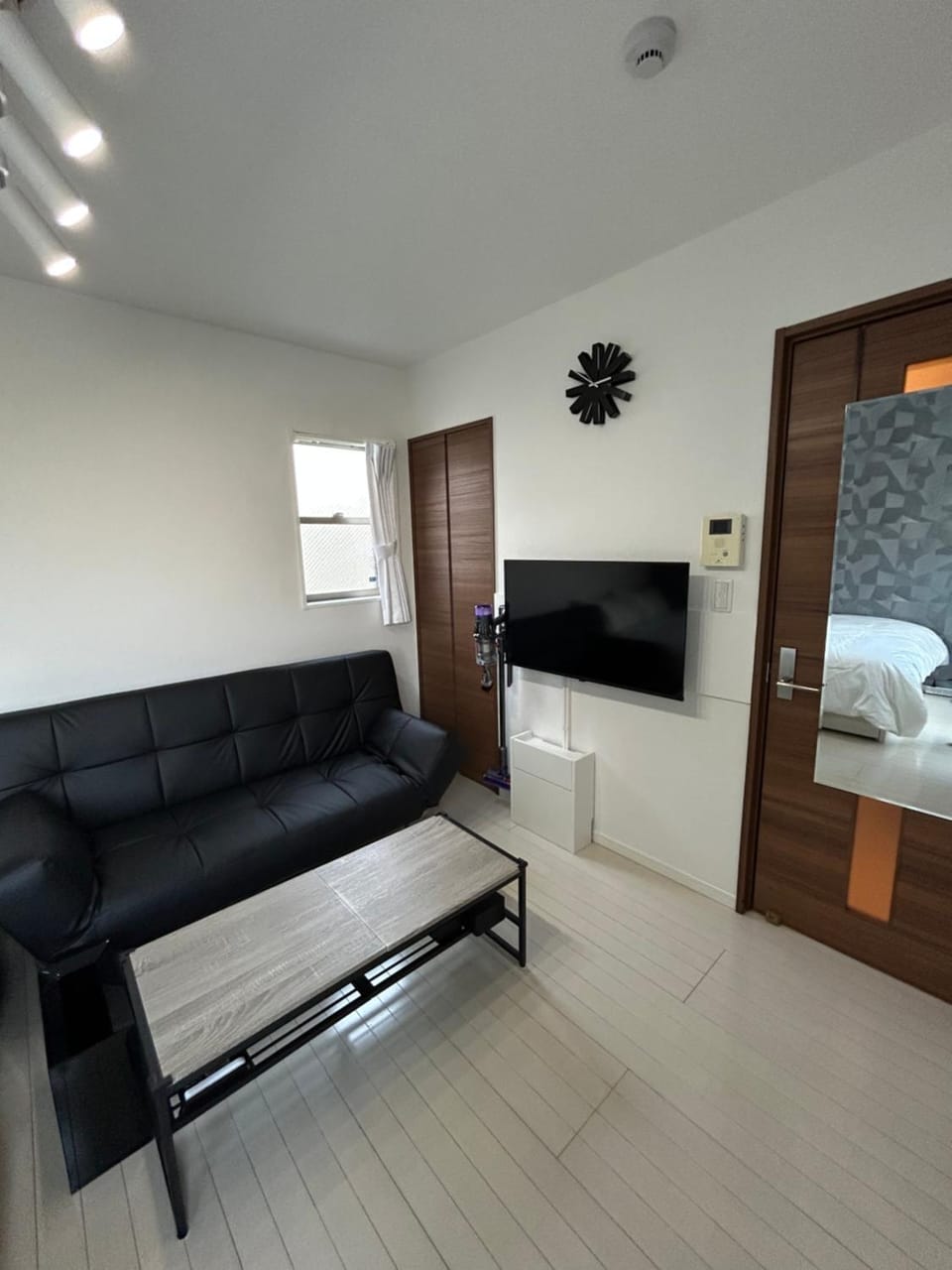 Photo of the whole room