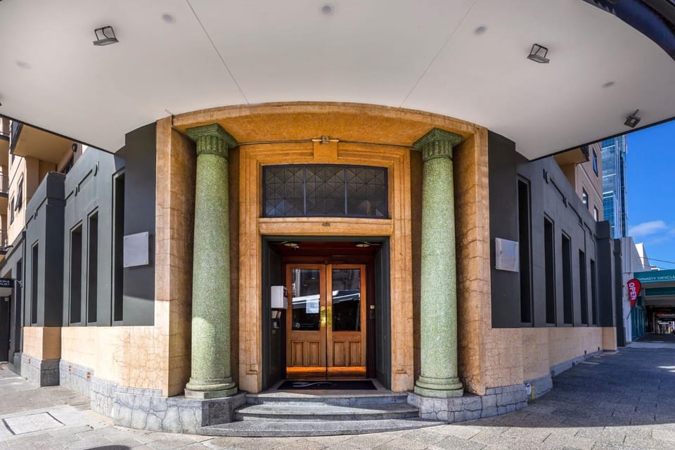 Facade/entrance