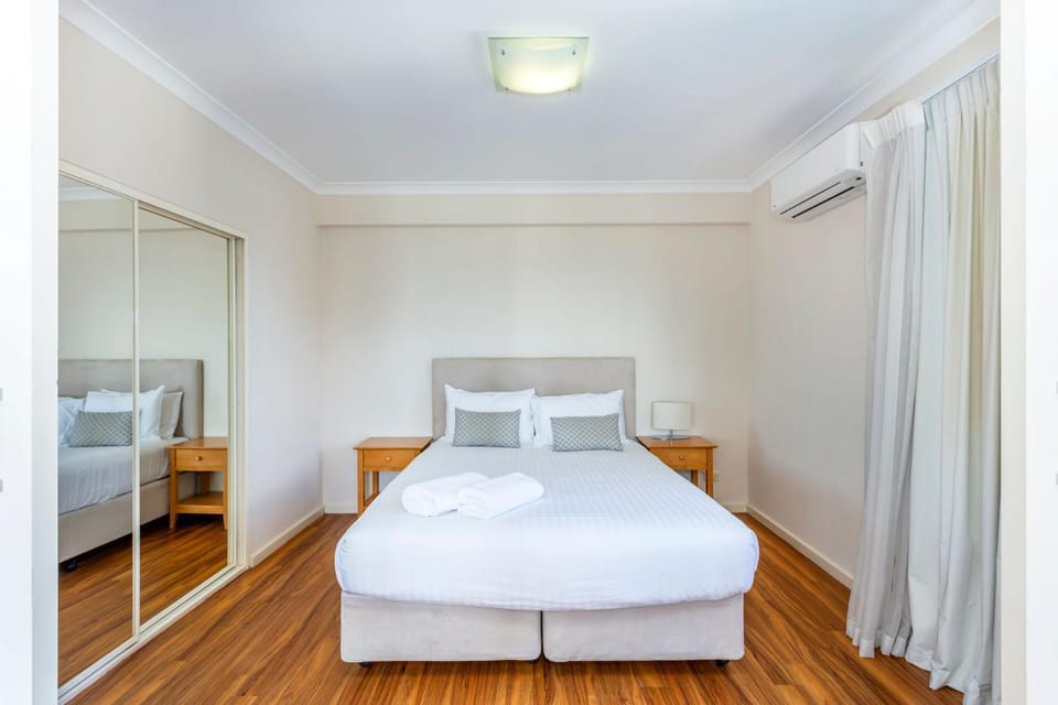 Bedroom, air conditioner