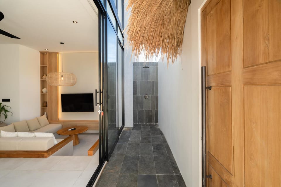 Villa The Peak - Uluwatu by Yolla Hospitality Villa in Bali