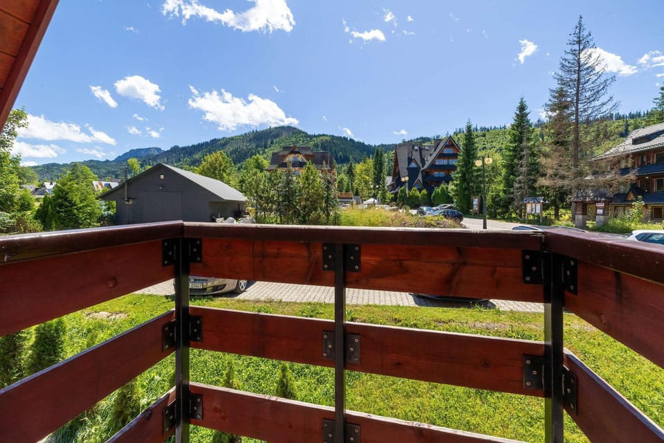 Balcony/Terrace, Mountain view