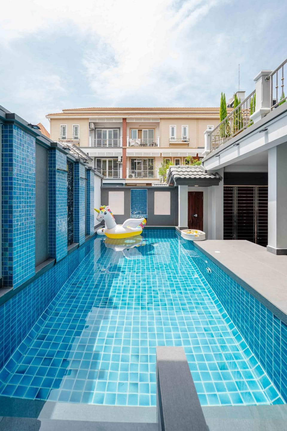 Swimming pool