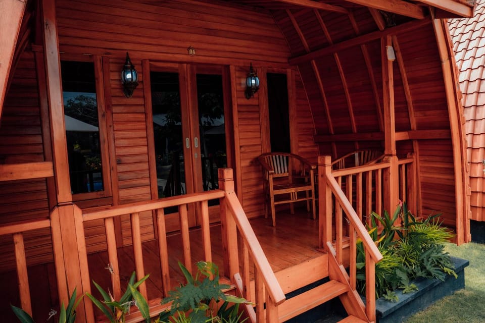 Property building, Day, Garden, View (from property/room), Balcony/Terrace, Garden view