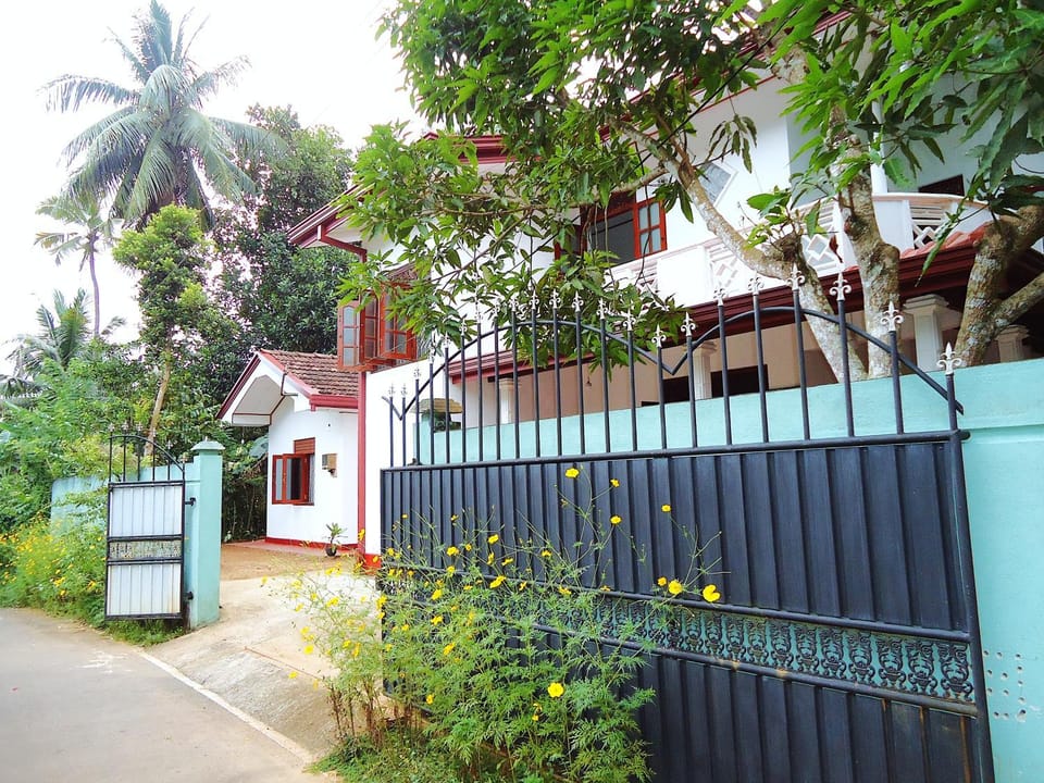 Facade/entrance, Garden