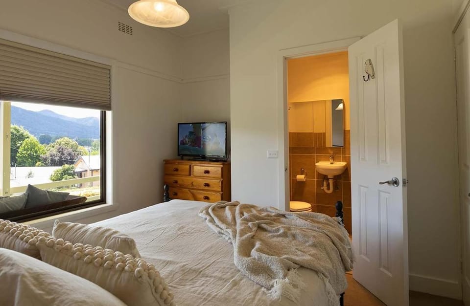 Cosy Candlewick Cottage - A Mount Beauty Delight House in Tawonga South