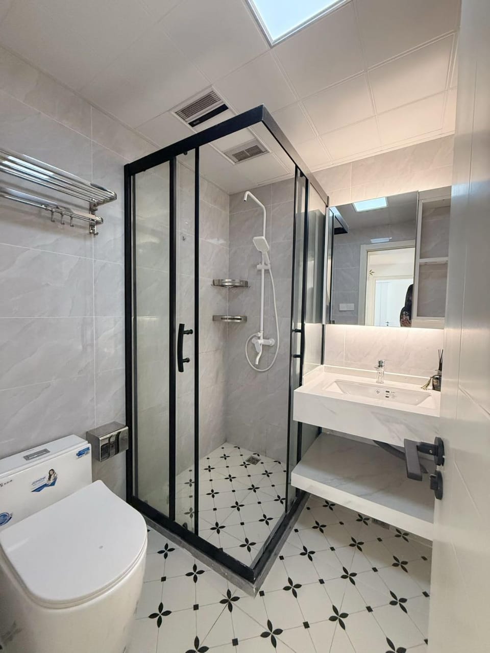 Shower, Toilet, Bathroom