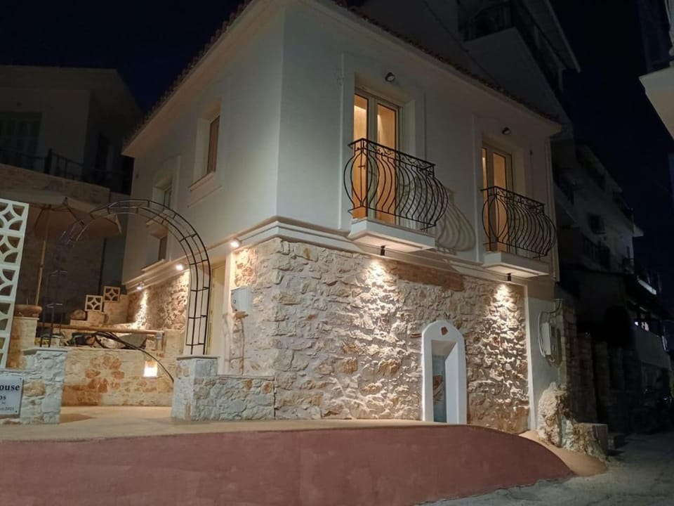 Property building, Night