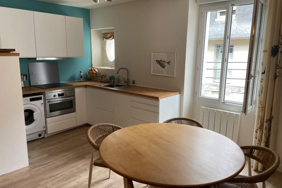 Renovated apartment - near beach Apartment in Dinard