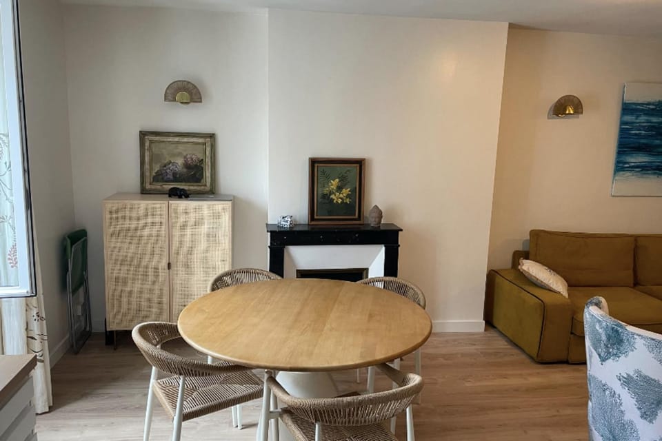 Renovated apartment - near beach Apartment in Dinard
