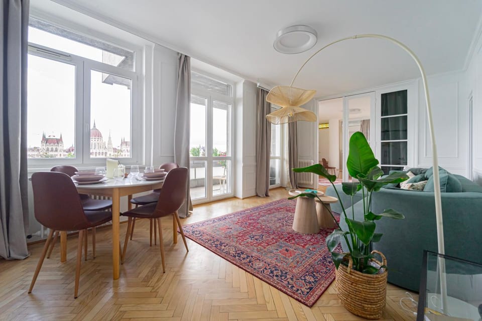 Living room, Seating area, Dining area, air conditioner