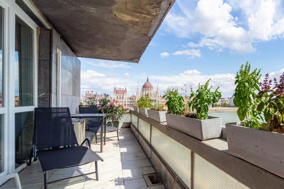 View (from property/room), Balcony/Terrace, Seating area