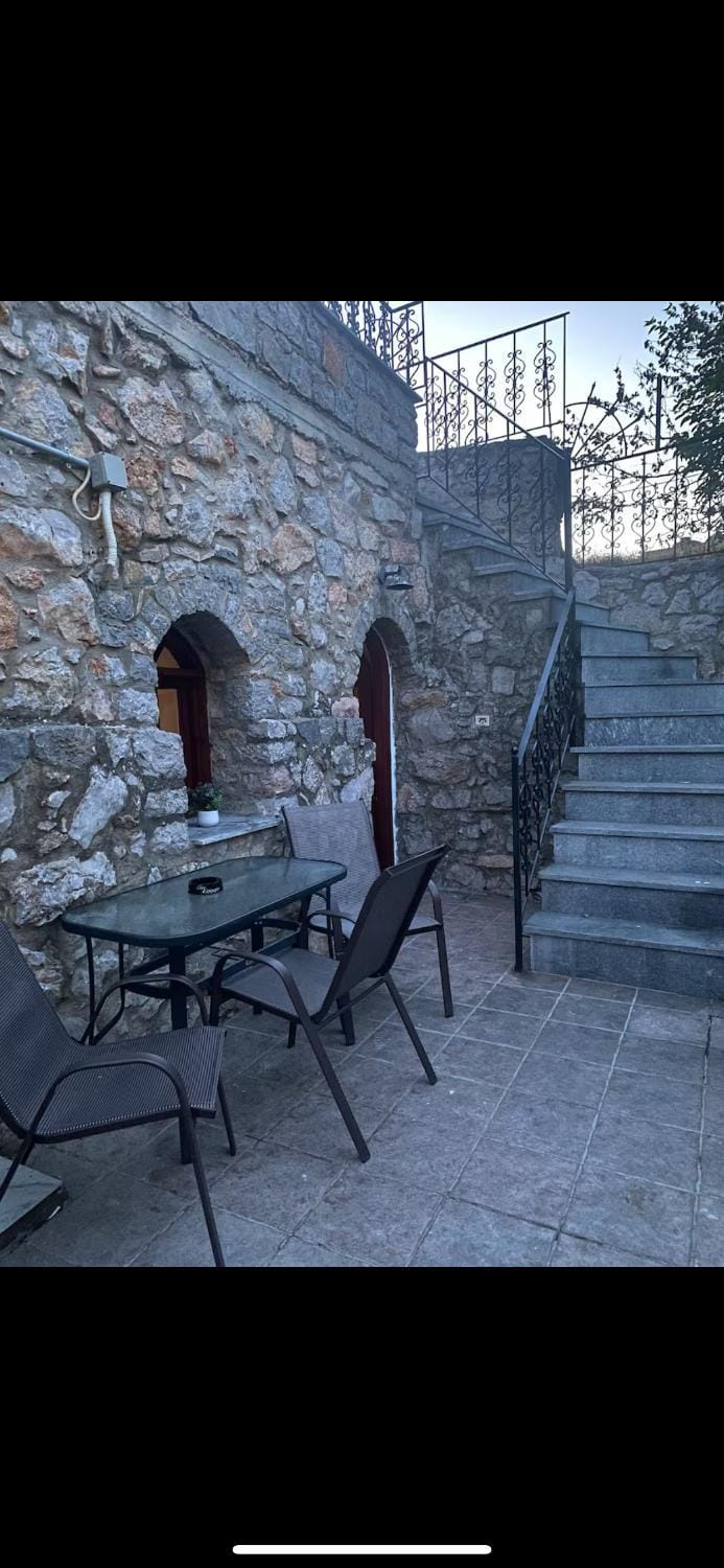 Patio, Day, Balcony/Terrace