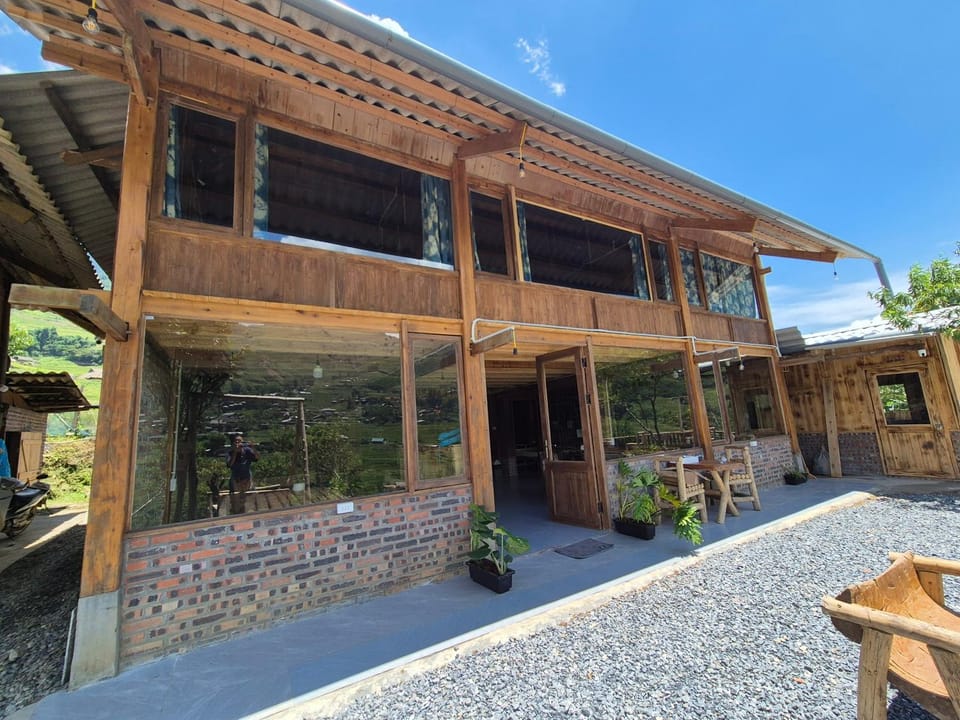 Property building, Day