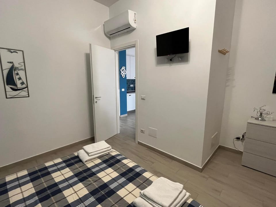Bedroom, air conditioner