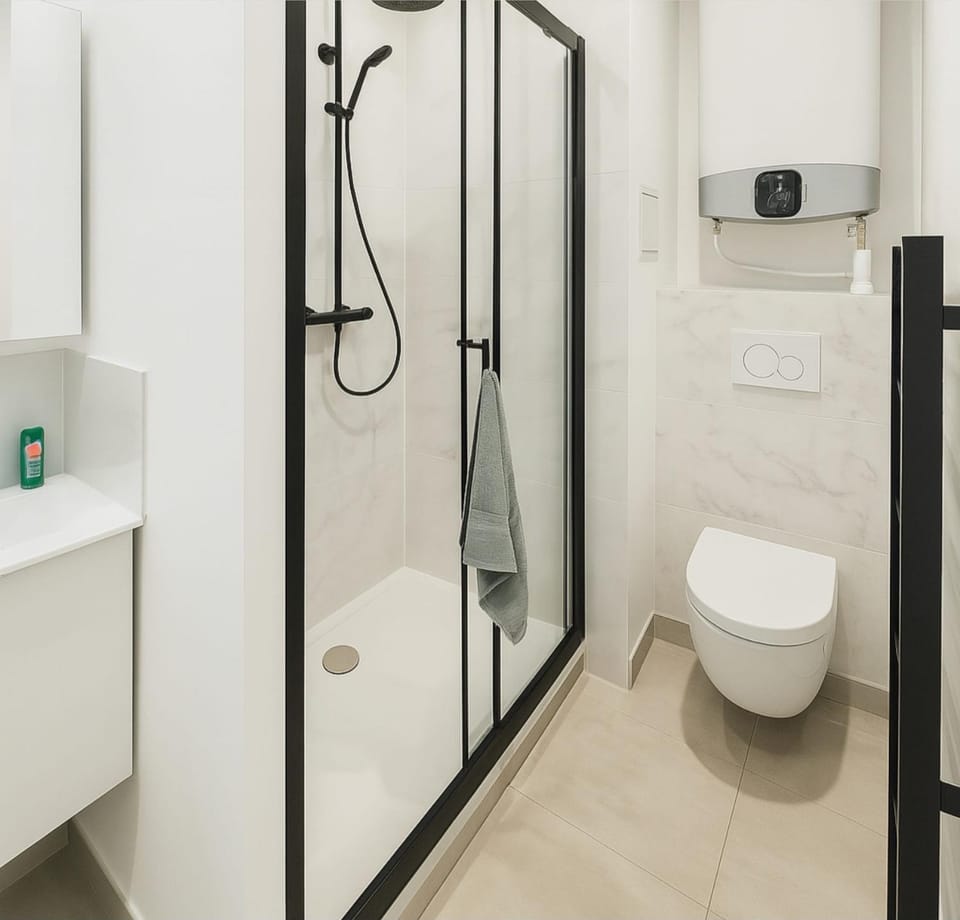 Distrito 10 A1 Apartment in Paris