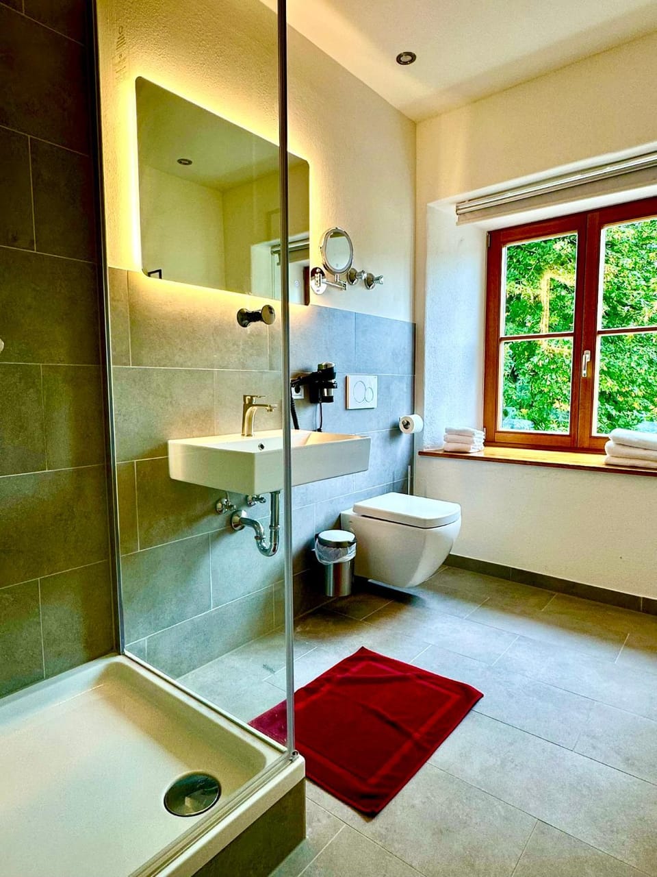Shower, Bathroom, towels