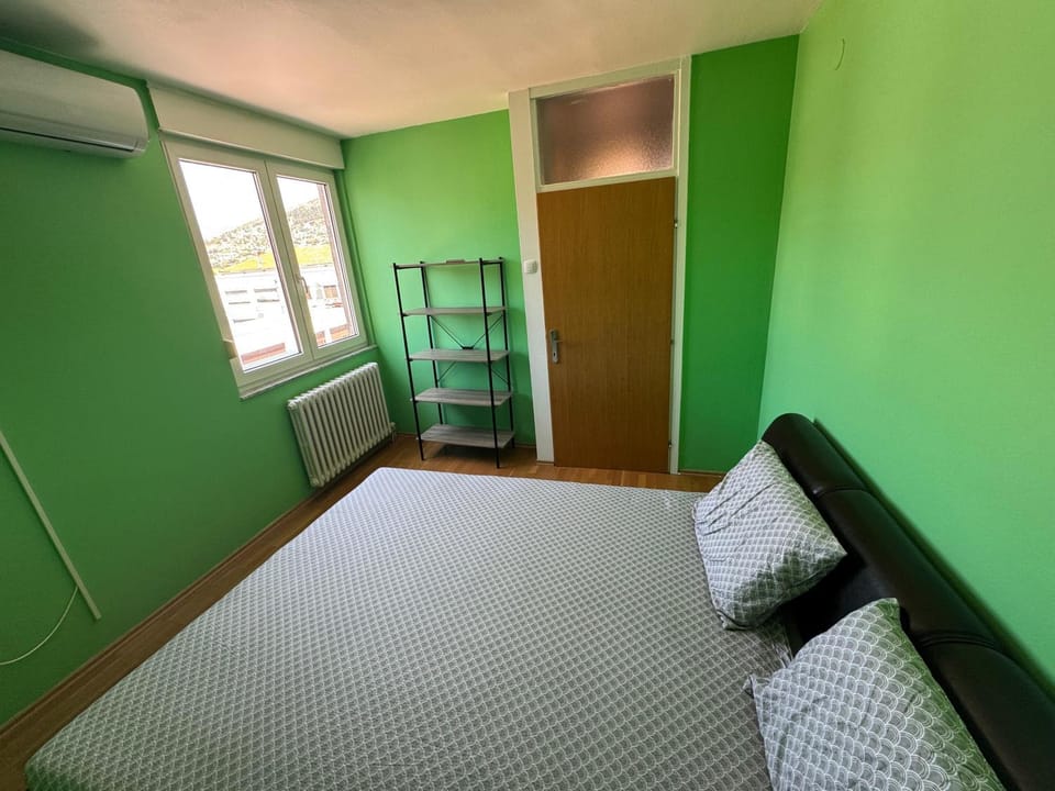 Bed, Photo of the whole room, Bedroom, wardrobe, air conditioner