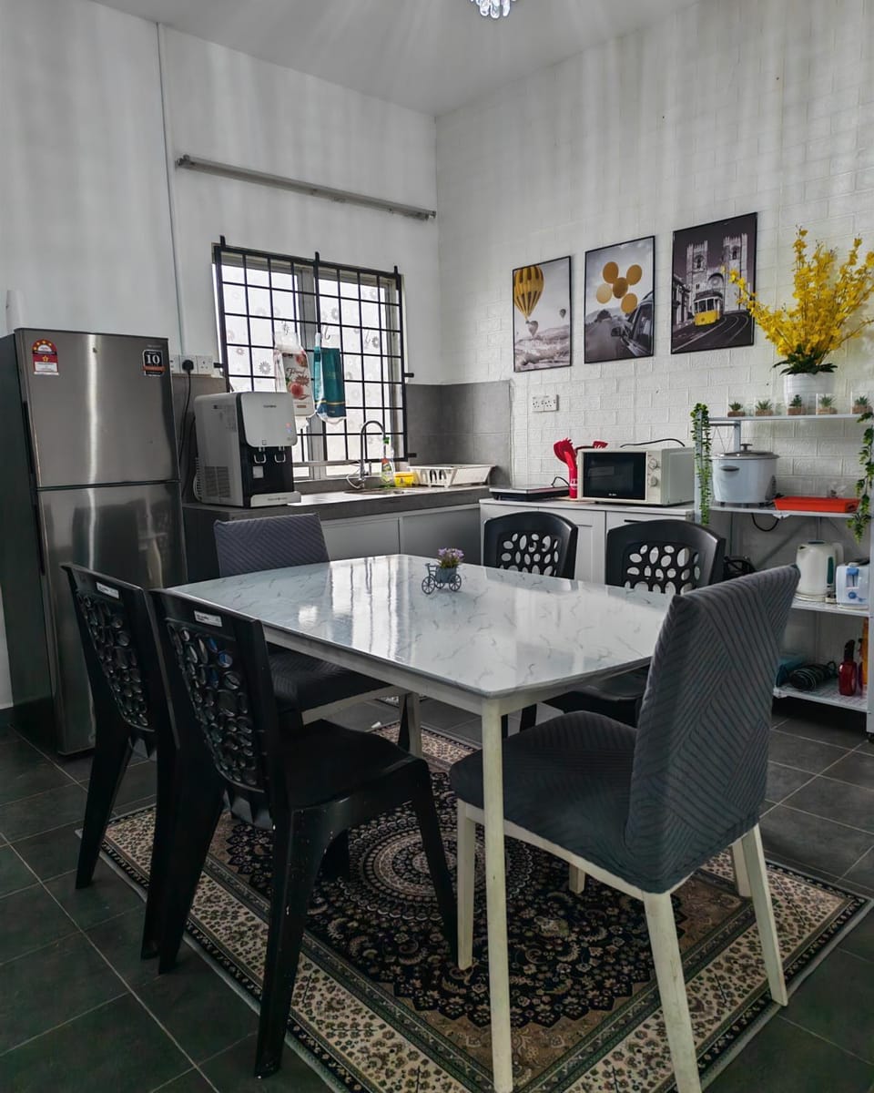Homestay Adam #NETFLIX#WIFI#HOME CINEMA House in Pahang, Malaysia