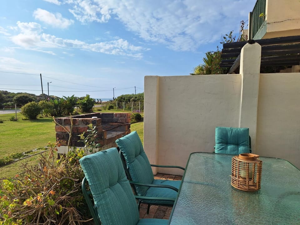 View (from property/room), Seating area, Garden view, Sea view