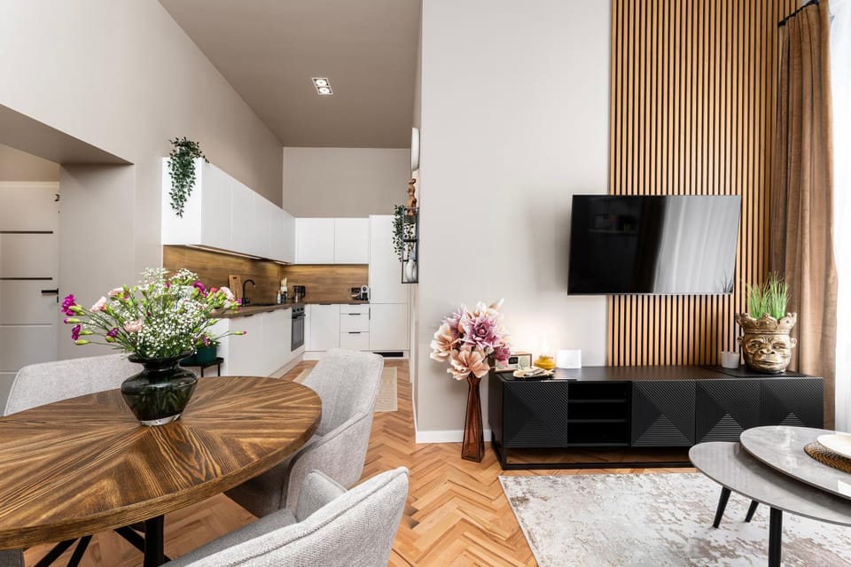 TV and multimedia, Kitchen or kitchenette, Living room