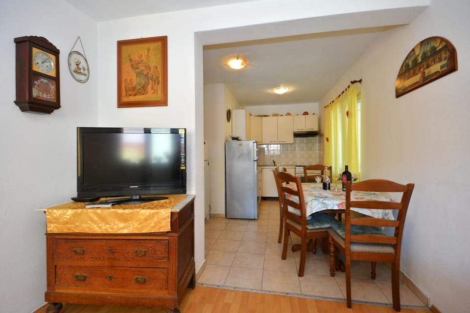 Tri palme Apartment in Podstrana