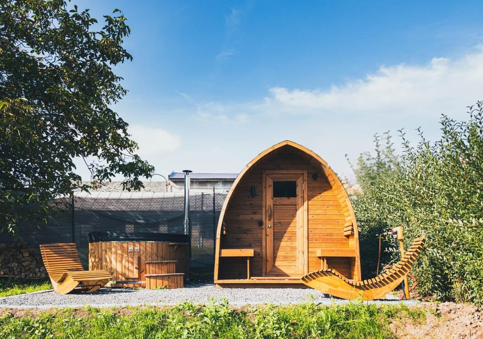Hot Tub, Sauna